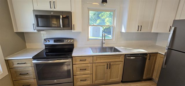 1349 W Summit Avenue, Muskegon, MI 49441