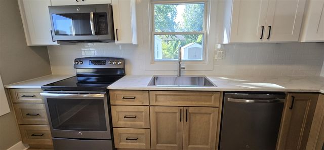 1349 W Summit Avenue, Muskegon, MI 49441