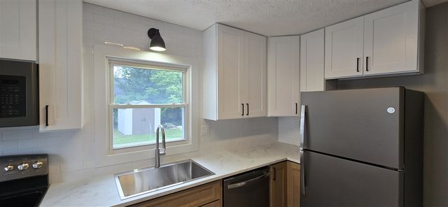 1349 W Summit Avenue, Muskegon, MI 49441