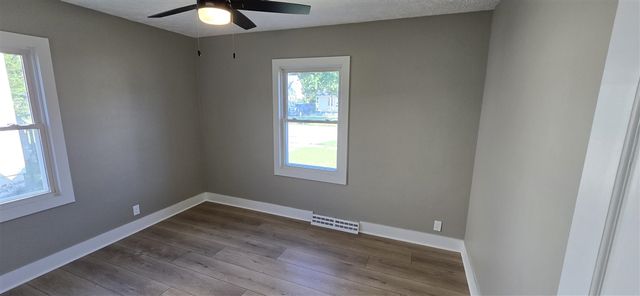 1349 W Summit Avenue, Muskegon, MI 49441