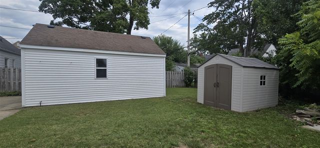 1349 W Summit Avenue, Muskegon, MI 49441