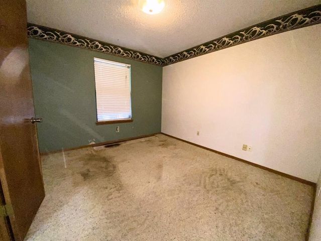325 E Grand Teton Court, Yukon, OK 73099