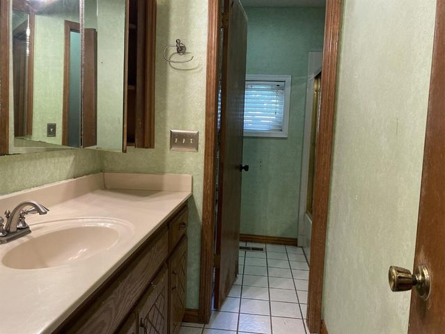 325 E Grand Teton Court, Yukon, OK 73099