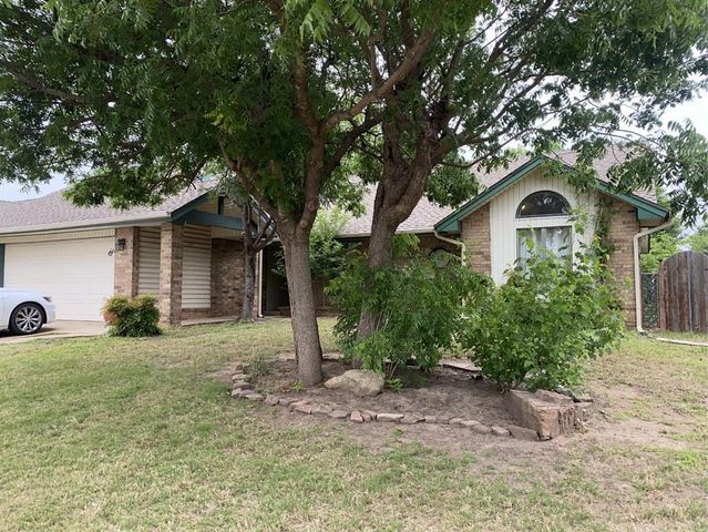 325 E Grand Teton Court, Yukon, OK 73099