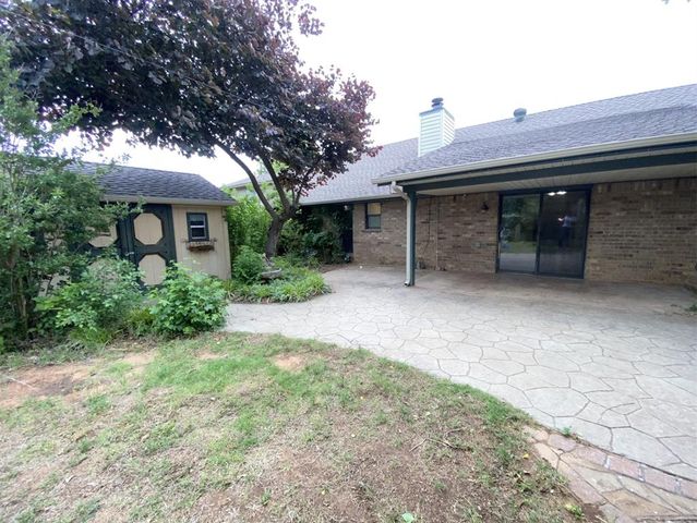 325 E Grand Teton Court, Yukon, OK 73099