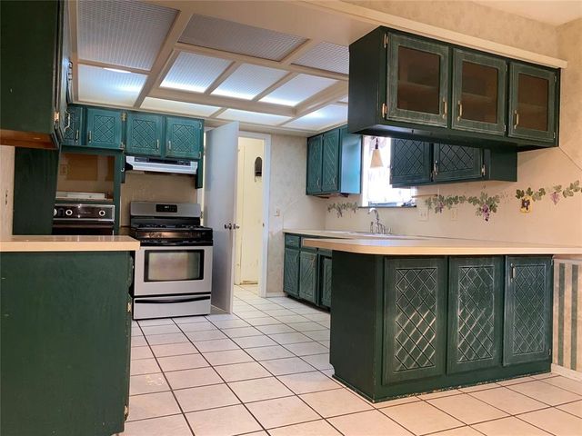 325 E Grand Teton Court, Yukon, OK 73099