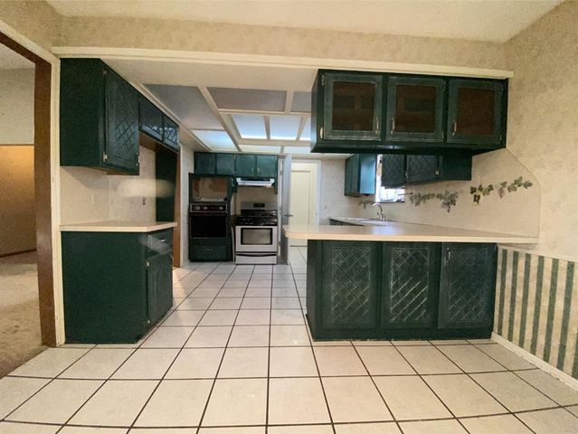 325 E Grand Teton Court, Yukon, OK 73099