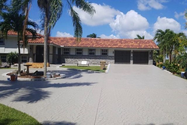 11081 SW 30th Court, Davie, FL 33328