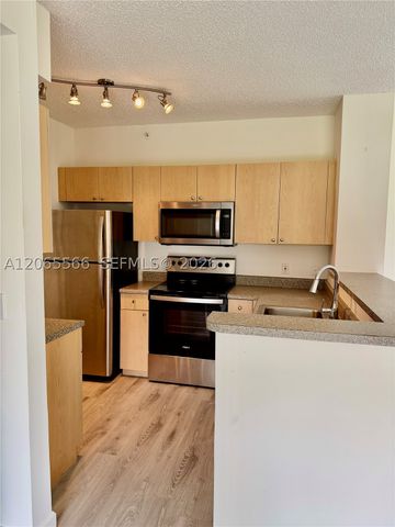8010 N Nob Hill Rd 102, Tamarac, FL 33321