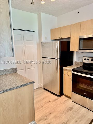 8010 N Nob Hill Rd 102, Tamarac, FL 33321