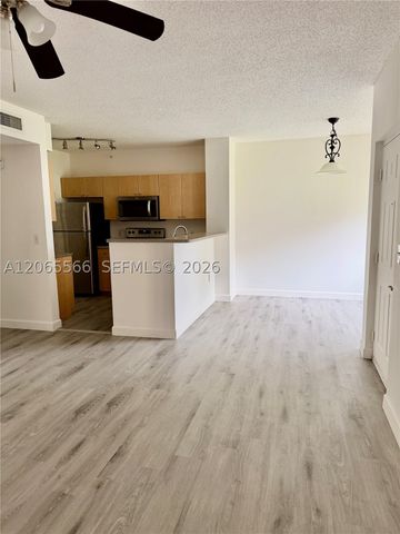 8010 N Nob Hill Rd 102, Tamarac, FL 33321