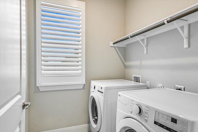 373 Victoria Peak LOOP, Dripping Springs, TX 78620