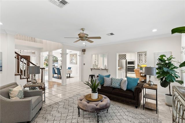 8002 Villefranche Dr, Corpus Christi, TX 78414