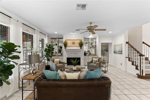 8002 Villefranche Dr, Corpus Christi, TX 78414