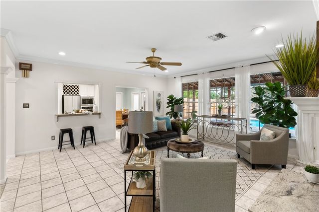 8002 Villefranche Dr, Corpus Christi, TX 78414