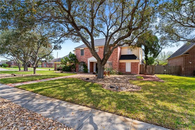 8002 Villefranche Dr, Corpus Christi, TX 78414