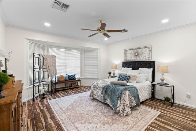 8002 Villefranche Dr, Corpus Christi, TX 78414