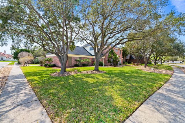 8002 Villefranche Dr, Corpus Christi, TX 78414