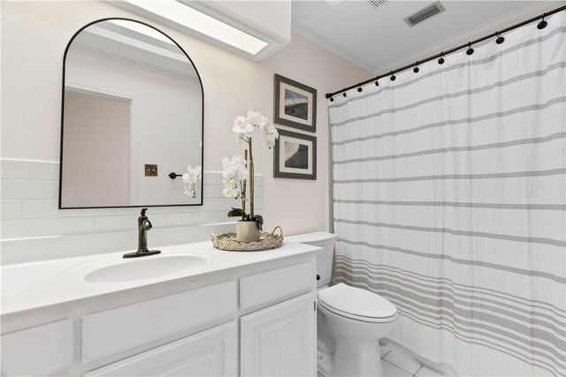 8002 Villefranche Dr, Corpus Christi, TX 78414