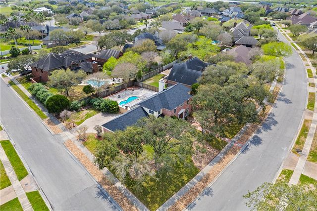 8002 Villefranche Dr, Corpus Christi, TX 78414