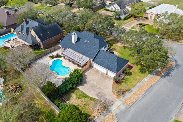 8002 Villefranche Dr, Corpus Christi, TX 78414