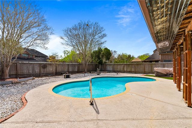 8002 Villefranche Dr, Corpus Christi, TX 78414