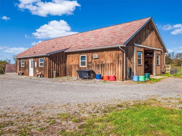 281 Bear Creek Rd, Buffalo Twp - But, PA 16055