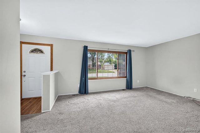5240 Oakview Drive, Swartz Creek, MI 48473