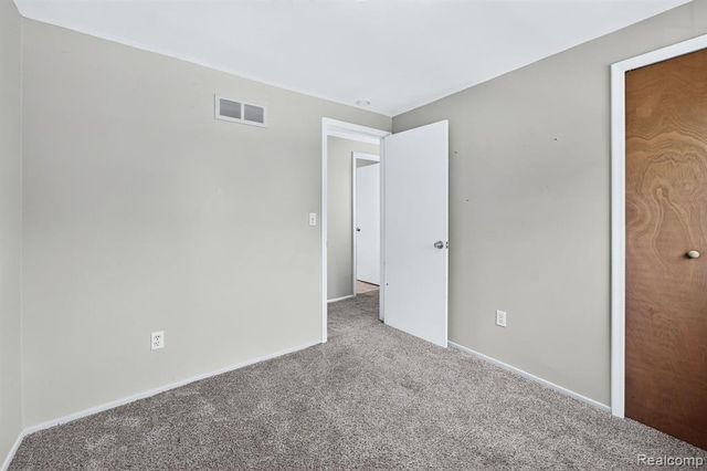 5240 Oakview Drive, Swartz Creek, MI 48473