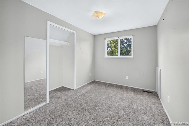 5240 Oakview Drive, Swartz Creek, MI 48473