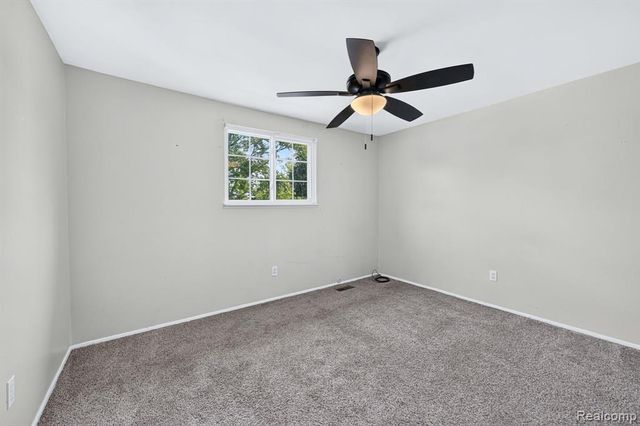5240 Oakview Drive, Swartz Creek, MI 48473