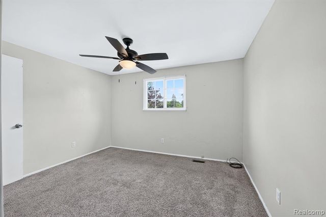 5240 Oakview Drive, Swartz Creek, MI 48473