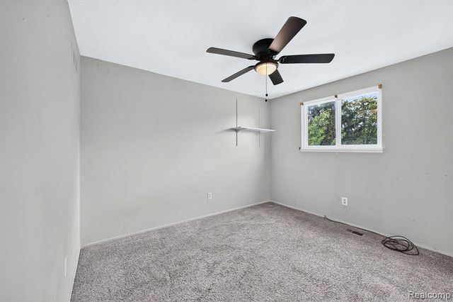 5240 Oakview Drive, Swartz Creek, MI 48473