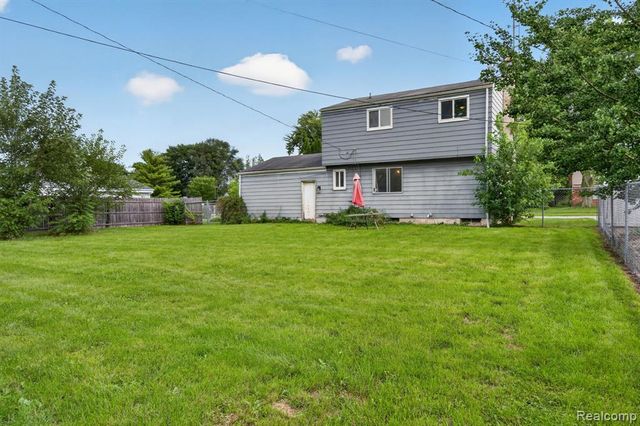 5240 Oakview Drive, Swartz Creek, MI 48473