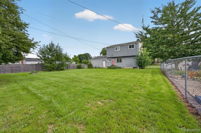 5240 Oakview Drive, Swartz Creek, MI 48473