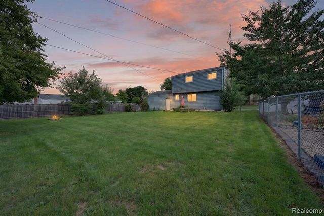 5240 Oakview Drive, Swartz Creek, MI 48473