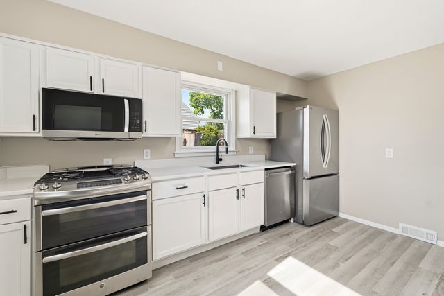 1105 N William Street, Joliet, IL 60435