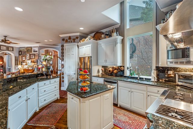 7303 Hill Forest Drive, Dallas, TX 75220