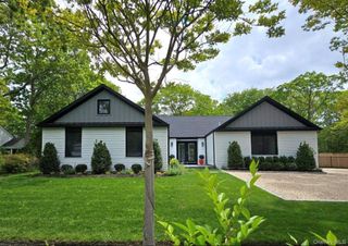 10 Hampton Street, Westhampton Beach, NY 11978