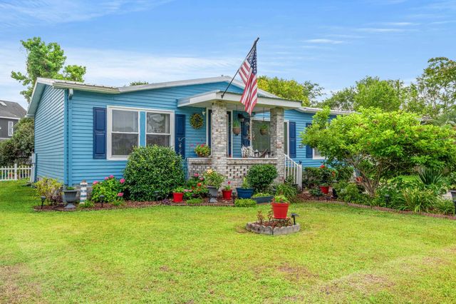 120 Queens Rd., Little River, SC 29566