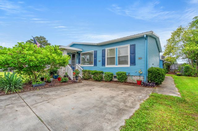 120 Queens Rd., Little River, SC 29566