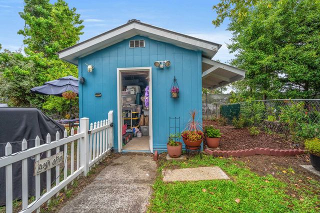 120 Queens Rd., Little River, SC 29566