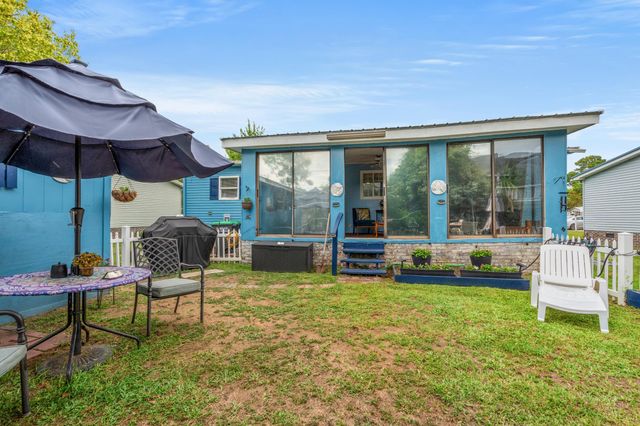 120 Queens Rd., Little River, SC 29566