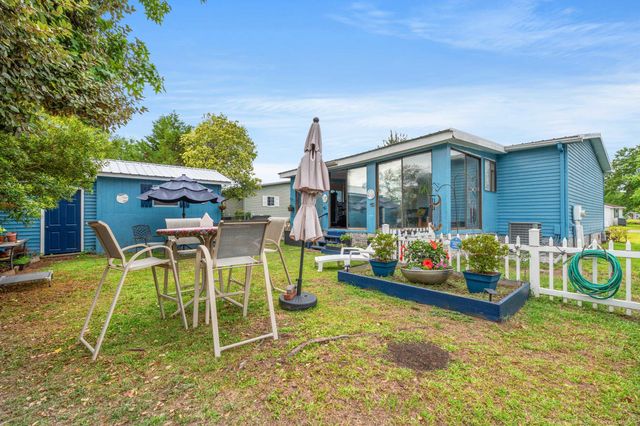 120 Queens Rd., Little River, SC 29566