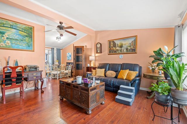 120 Queens Rd., Little River, SC 29566