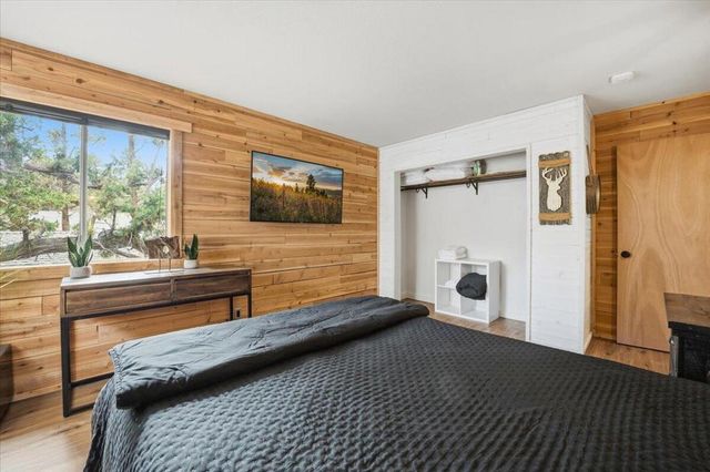 465 Wabash Lane, Sugarloaf, CA 92386