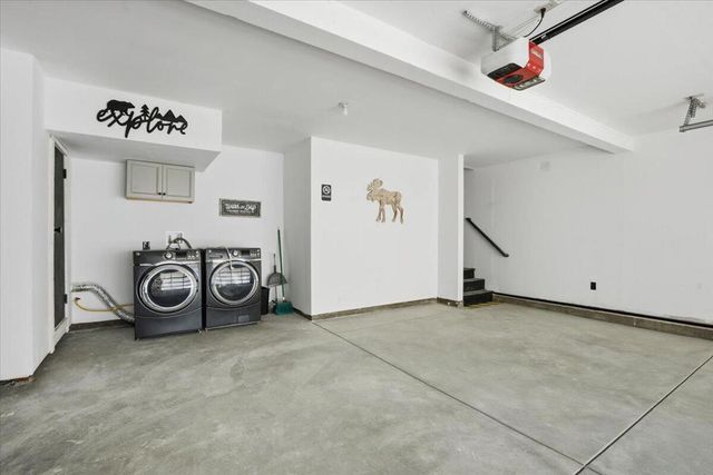 465 Wabash Lane, Sugarloaf, CA 92386