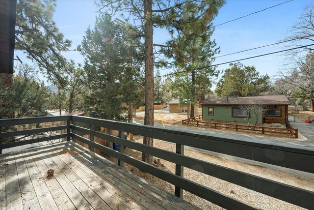 465 Wabash Lane, Sugarloaf, CA 92386