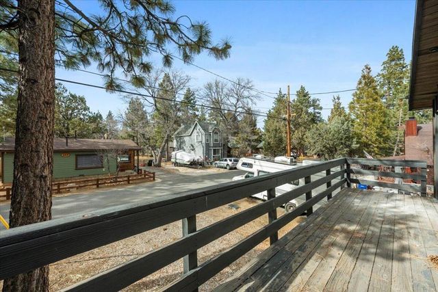 465 Wabash Lane, Sugarloaf, CA 92386