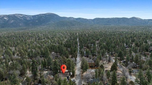 465 Wabash Lane, Sugarloaf, CA 92386
